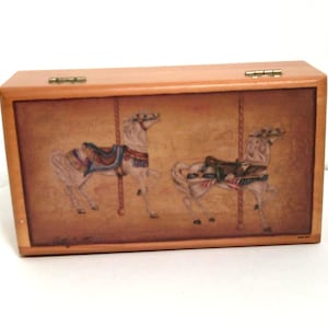Vintage Lane Carousel Horses Cedar Box, 1995 Lane Wooden Chest Trinket Jewelry Box no Key, Morethebuckles, Small Cedar Chest