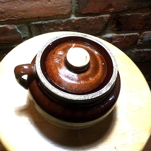 Vintage 1940's Lidded Ceramic Clay Bean Pot, Stoneware Bean Pot, 1940’s glazed ceramic bean pot, Morethebuckles, glazed lidded pot, bean pot