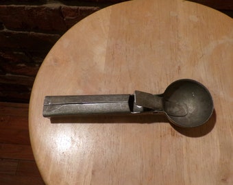 Vintage Push Button Ice Cream Scoop, Cast Aluminum Metal Ice cream scoop, unique ice cream scoop, 1980’s ice cream scoop, Morethebuckles