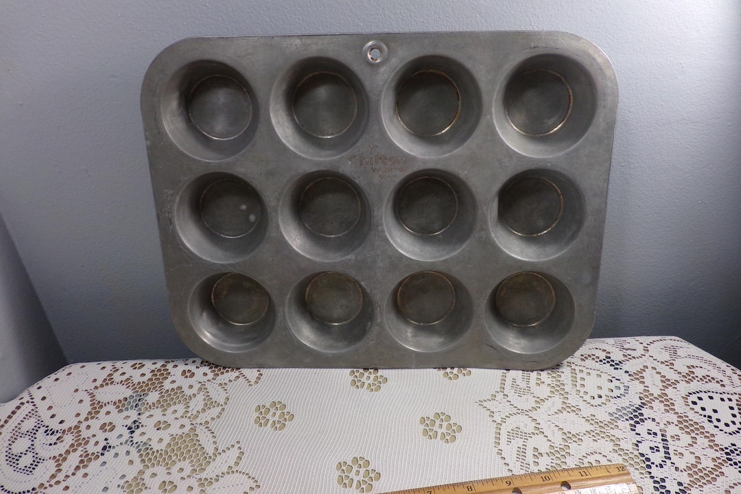 Vintage Chilton Ware 604-1 Aluminum Cupcake Muffin Tin Pan