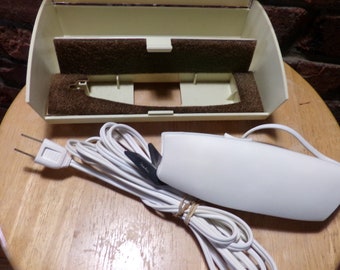 Vintage Sears 2 Speed Lighted Electric Scissors in Case 2199, 1960’s Sears 2-Speed Electric Scissors 25 2199 w/Original Case, Morethebuckles