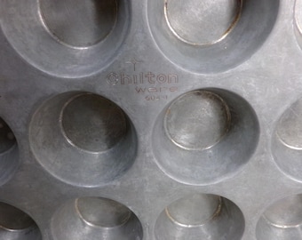 Vintage Chilton Ware 604-1 Aluminum Cupcake Muffin Tin Pan Holds