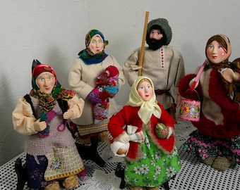 ヴィンテージ ロシア 13インチ 眠そうな目 黒髪青目の伝統的な人形