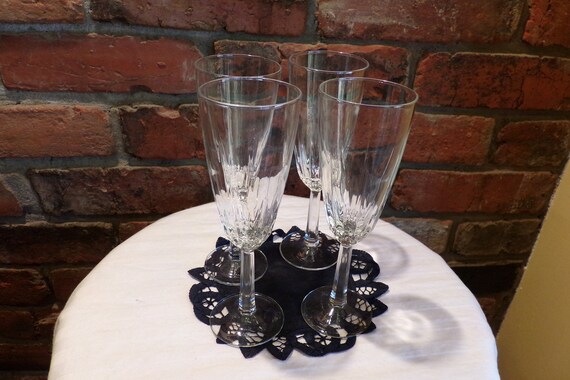 Vintage Sekt und Toastflöten, Geschliffene Sektflöten, Sektgläser, Sektglas Set, 4 Geriffelte Gläser, Morethebuckles