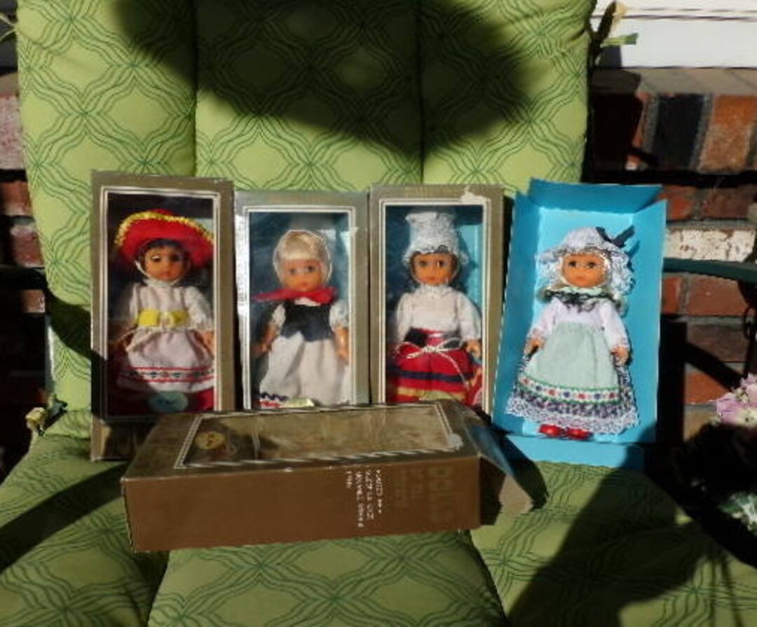 Vintage Dolls of All Nations, Bookshelf Dolls, Collectible Dolls, Doll, Gift for Her, Vintage
