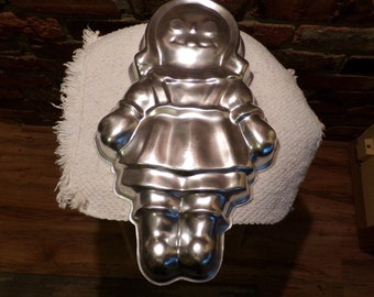 Vintage Raggedy Ann Wilton Pan de pastel de aluminio, 1971 rag doll cake pan, Vintage Wilton, pastel de aluminio Pan, Morethebuckles, 1970 prop