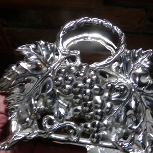 1994 Godinger Silver Plate Napkin Holder Grapes & Grape Leaves Vintage 7x5.25, Silver napkin/bill holder, Morethebuckles