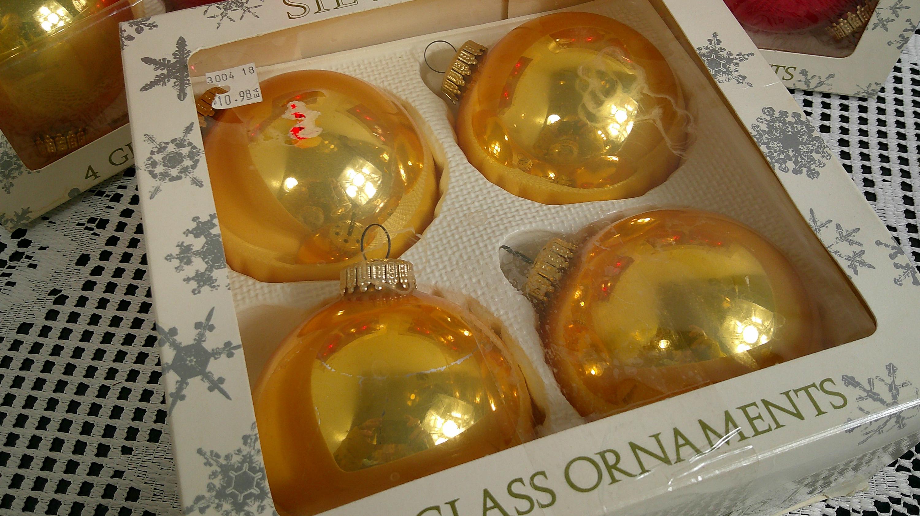 Vintage Silvestri Glass Tree Ornaments, 12 1970's Red Gold 3.5