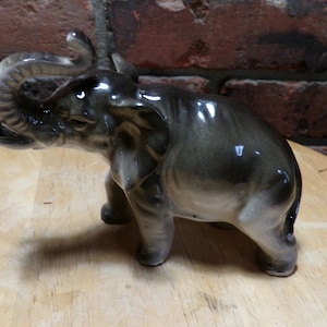 Vintage Porzellan Elefant Japan, 1950er Japan Nippon Nihon Yoko Boeki Porzellan Elefant, Glückselefant, Rüssel Elefant, Morethebuckles