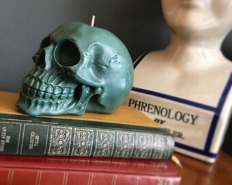 Large Forest Green Skull Candle - Soy wax candle - Skull decor/ Halloween / Vegan / Gothic / Witchy