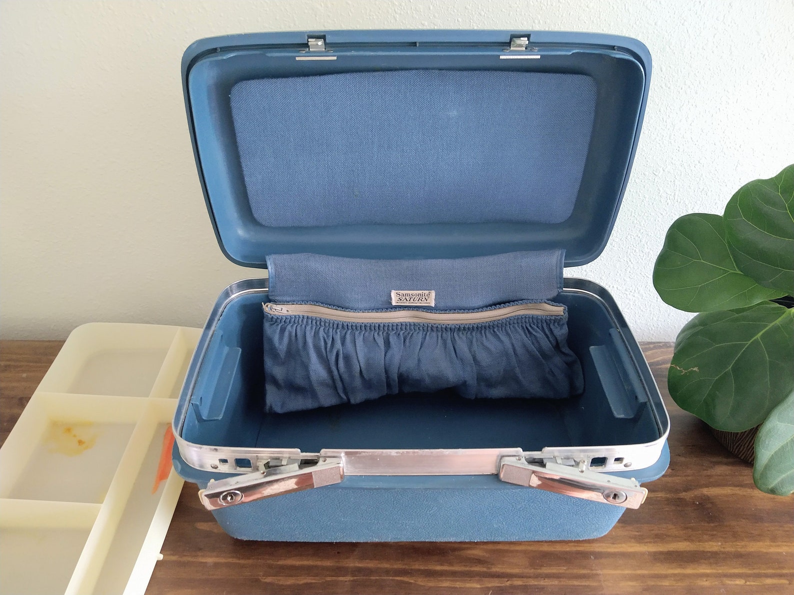 Vintage 1969 Samsonite Saturn Train Case Etsy