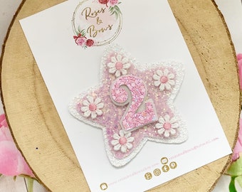 Pink Badge / Pink Daisy Badge / Birthday Badge / Glitter Birthday Badge - Birthday Button - Age Badge - Girls Badge