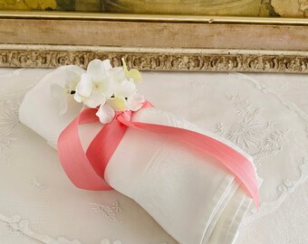 5 Vintage White Elegant  Linen Napkins