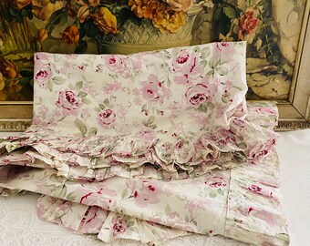 Rachel Ashwell Simply Shabby Chic ANTIQUE GARDEN Rose Buds PINK KING Pillowcases 