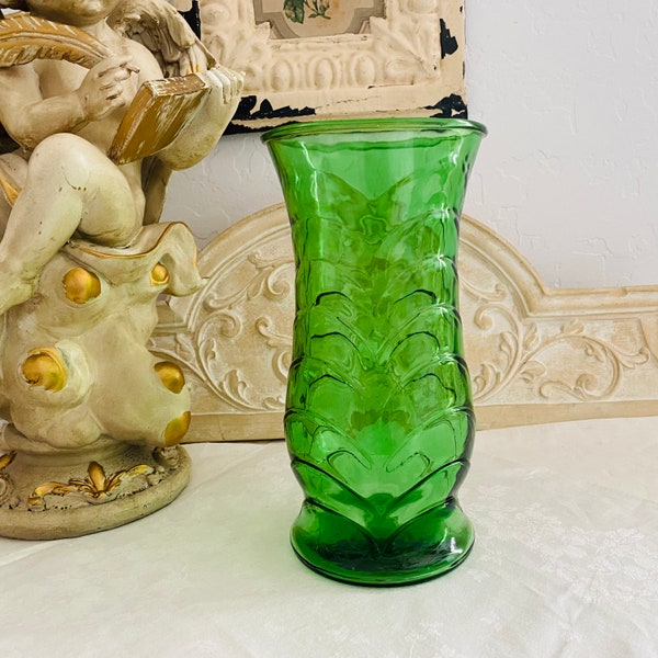 Vintage E O Brody  Green Fishtail Glass Vase