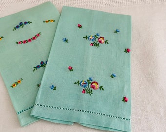 Vintage Linen Napkins: Embroidered Floral Hand Towels, Set of 2
