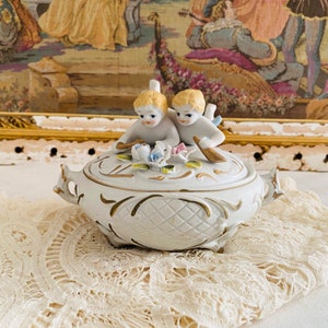 SALE***Vintage Ardco Porcelain Jewel Box Rosette Flowers/Shabby Cottage/Romantic Decor