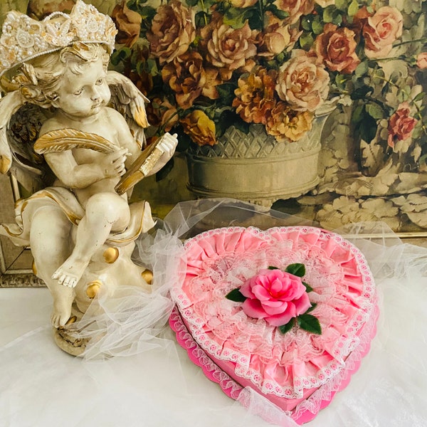 Exquisite Romantic Vintage Large Valentine Heart Candy Box Pink Satin
