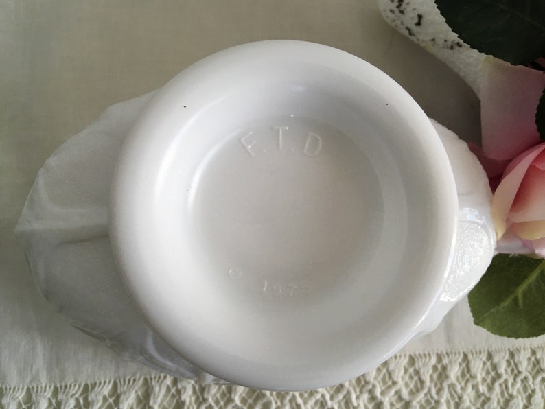 Elegant Vintage F.T.D Footed Milk Glass Jardiniere Oak Leaf Pattern
