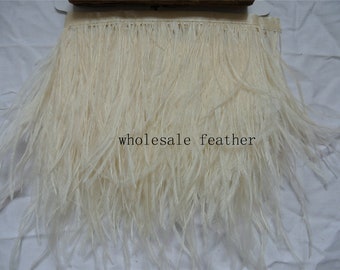 crema de marfil avestruz pluma recorte fleco de plumas de avestruz para la nave de fiesta suministro de costura 040