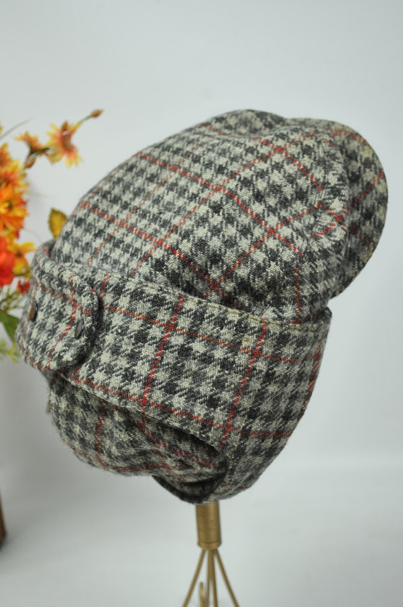 Ear flap winter tweed wool cap / hat. Vintage Shan