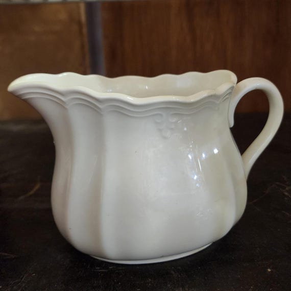 Lenox Casual Elegance Cream Pitcher Creamer White Vintage 1990s Table China Made in USA Freezer Oven Safe Serving