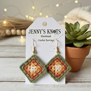 Handgemaakt, microhaakwerk, Grandma Square, oorbellen.