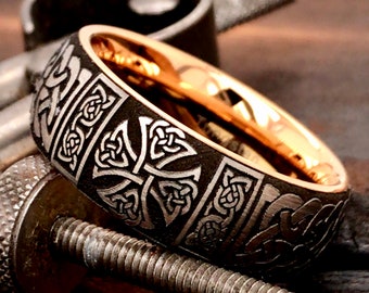 Anillo de carburo de tungsteno de 8 mm chapado en oro rosa con runas vikingas nórdicas grabadas en profundidad, banda personalizada.