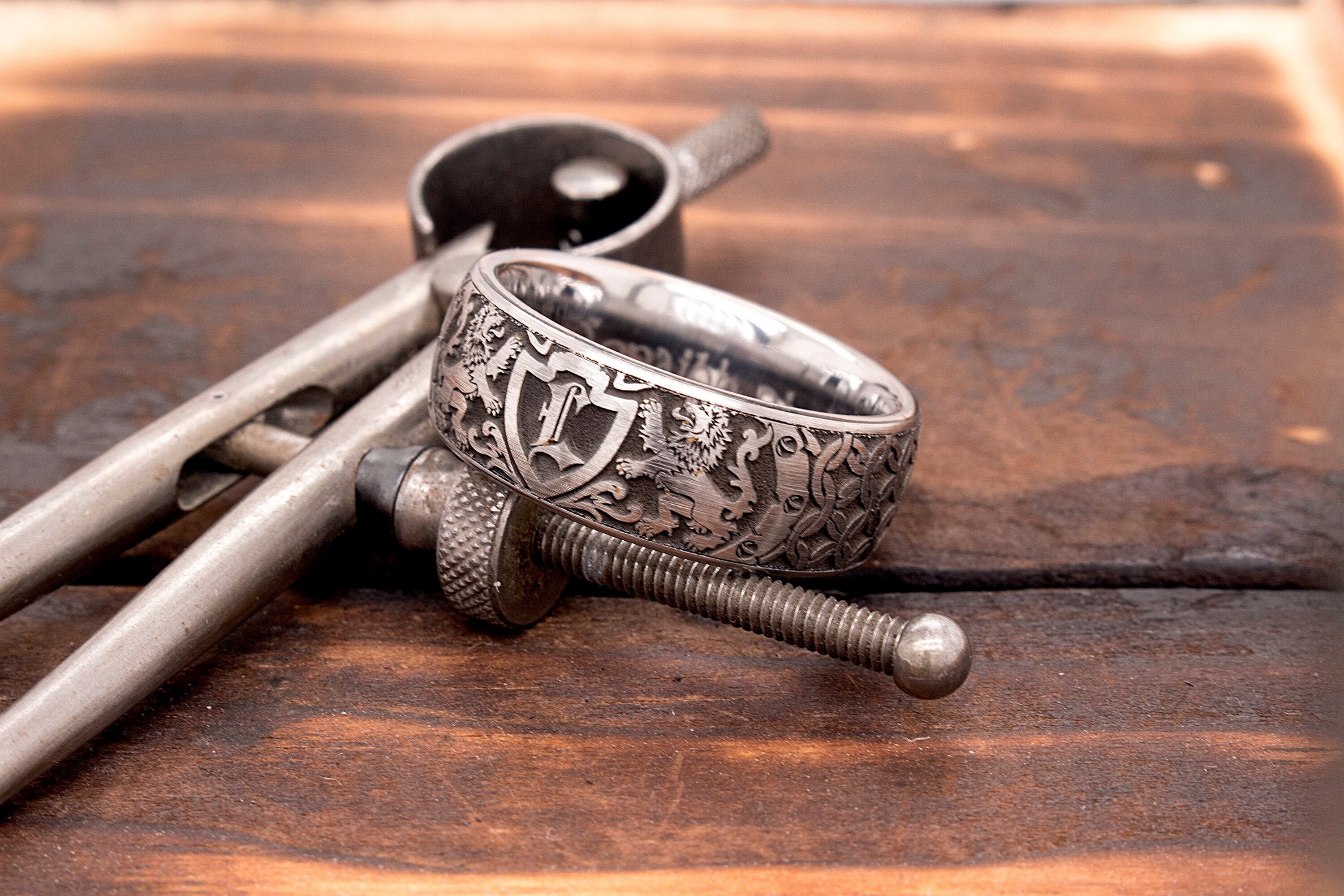 Lion Wedding Band - Etsy