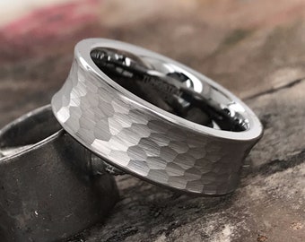 Anillo de tungsteno martillado, anillo de hombre de 8 mm, anillo personalizado, banda de tungsteno, banda de boda para hombres, anillo de boda para ella, anillos de tungsteno para hombres