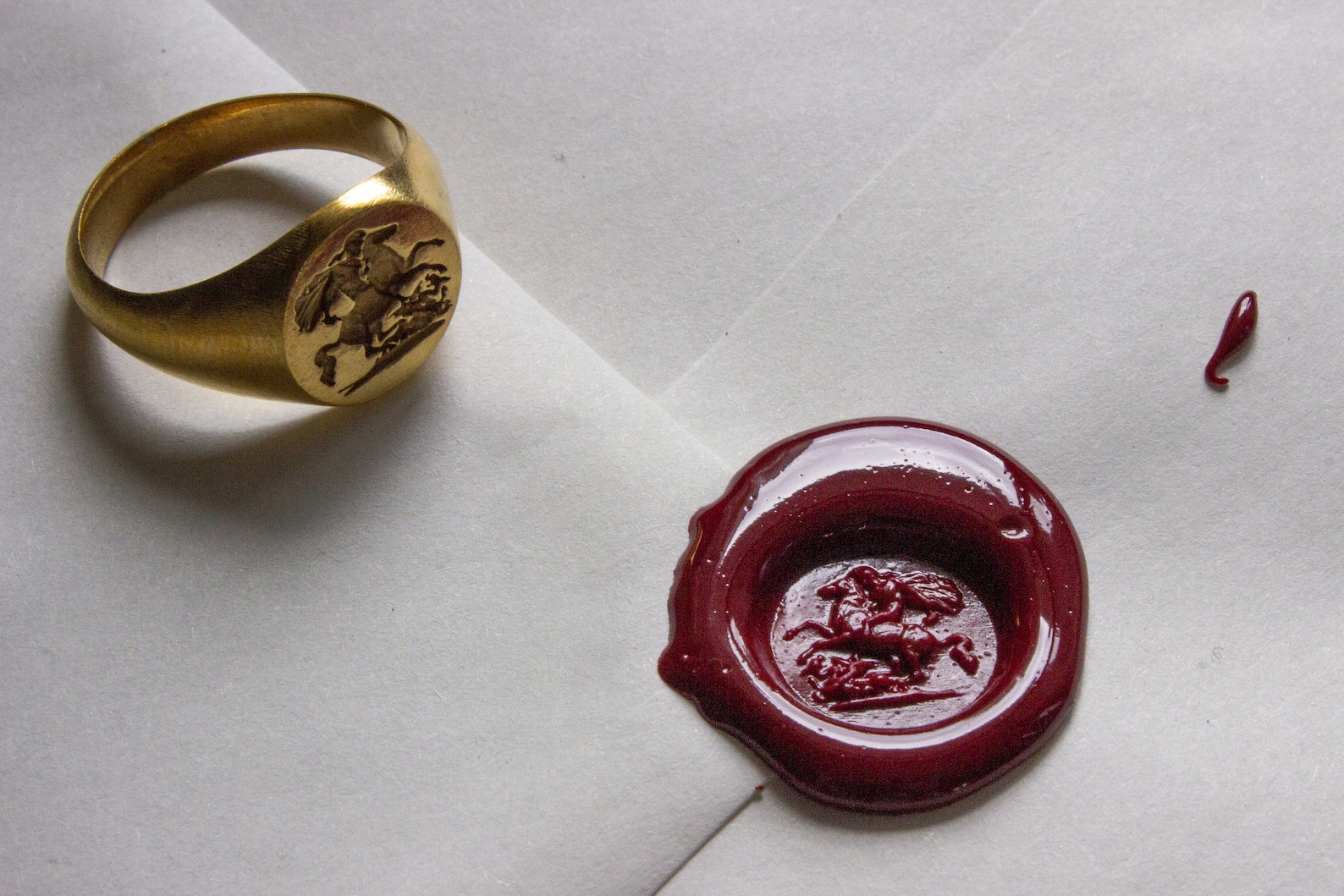 Men Stainless Steel Vacuum Gold-Plated Saint George Dragon Slayer Knight Ring - Classic Armor Design main image 1