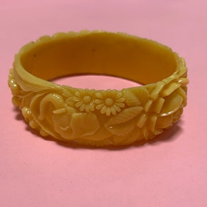 Vintage 20’s Yellow Celluloid Carved Floral Bangle Bracelet, Vintage Jewelry, Celluloid, Vintage 20’s Jewelry