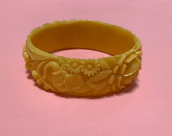 Vintage 20’s Yellow Celluloid Carved Floral Bangle Bracelet, Vintage Jewelry, Celluloid, Vintage 20’s Jewelry