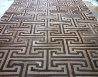 Koeienhuid patchwork tapijt *RAW leer Argentinië - gratis verzending - model "T" mix van beige en donker bruin 6' x 8' - handgemaakt patchwork 6' x 8'