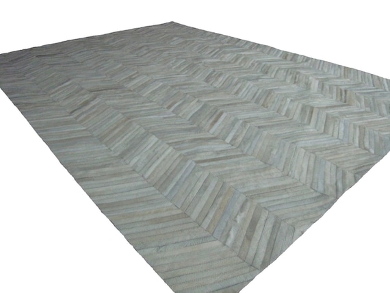 Cowhide Patchwork Rug *RAW Leather Argentina - COWHIDE   - Free Shipping - Chevron Mix of Light/Medium greys & Creams - 5' x 7' - Handmade