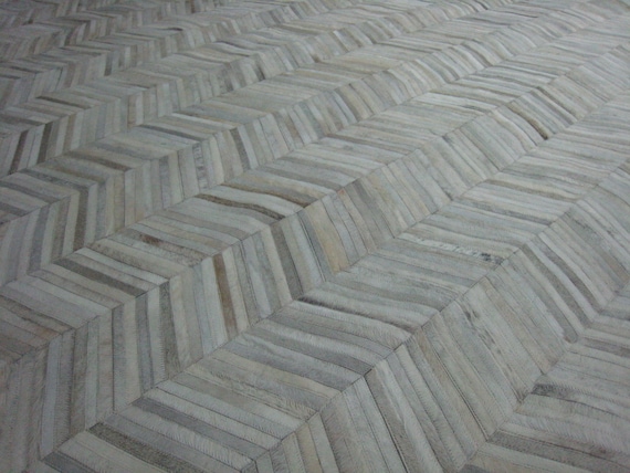 Cowhide Patchwork Rug *RAW Leather Argentina - COWHIDE   - Free Shipping - Chevron Mix of Light/Medium greys & Creams - 5' x 7' - Handmade