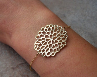 Gold hydrangea bracelet , Hydrangea jewelry , flower bracelet, minimalist bracelet, delicate gold bracelet, simple gold bracelet