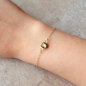 Light topaz bracelet, minimalist gold bracelet, gold dainty bracelet, november birthstone, topaz jewelry, delicate bracelet, topaz bracelet