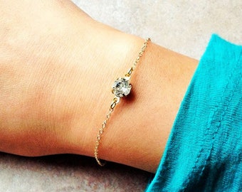 Crystal stone bracelet, minimalist gold bracelet, dainty gold bracelet , crystal clear pendant bracelet , simple gold bracelet, dainty