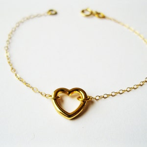Gold heart bracelet simple gold bracelet, minimalist bracelet, delicate heart bracelet, heart jewelry, simple jewelry, gold dainty bracelet