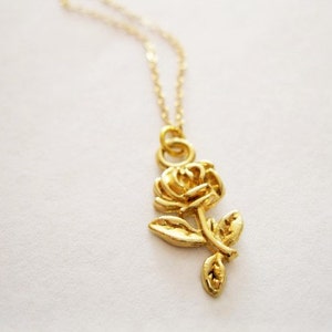 Gold Rose Halskette, Blume Halskette, zarte rose Halskette, zierliche rose Blume Halskette, hübsche Blume Halskette, minimalistische Halskette