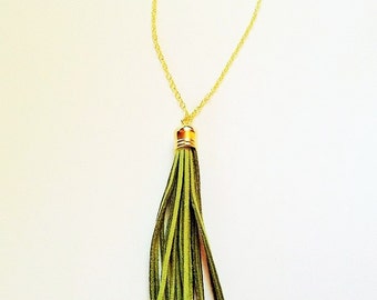 Tassel necklace, green tassel necklace, tassel jewelry, colorful jewelry, green necklace, layering necklace, statement necklace