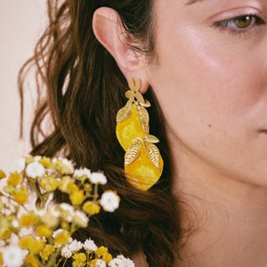 Lemons earring, fruit earrings, botanical jewelry, illustrated jewelry, party dangle earrings, wedding jewelry, yellow moving statement