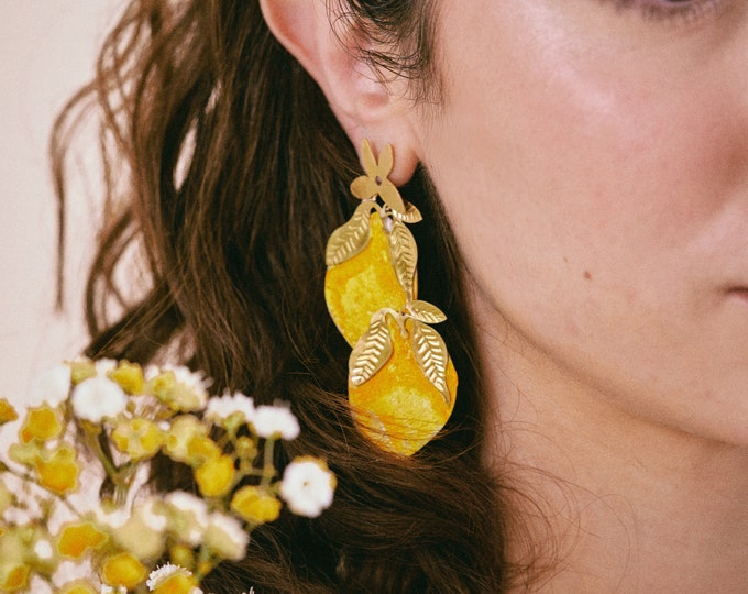 Lemons earring, fruit earrings, botanical jewelry, illustrated jewelry, party dangle earrings, wedding jewelry, yellow moving statement