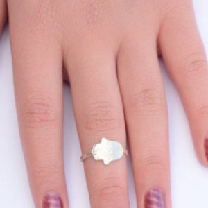 Silver hamsa ring, Hamsa ring, Modern hamsa ring, Unique hamsa ring, Beach ring, Silver ring, Hand made ring, Dainty ring, Blessing ring