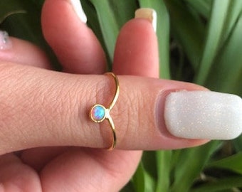 Gold Opal V Ring: Chevron Stacking Ring