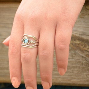 Opal Ring, Sterling Silber Ring mit Opal, Wellen Ring