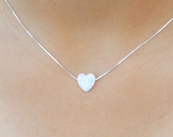 White Opal Heart Halskette: Zarte Silberkette