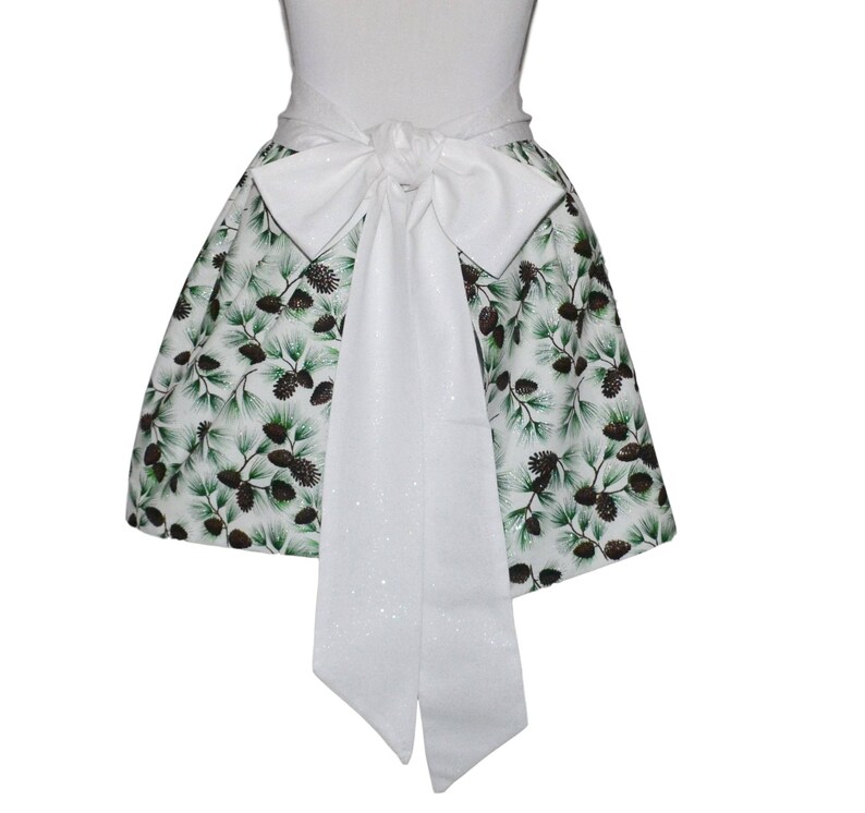 Women/'s Aprons Special Occasion Women/'s Size 8-14 Winter Pine Cone Sparkle Half Apron Delantal Snowy Tree Party Apron Holiday Apron