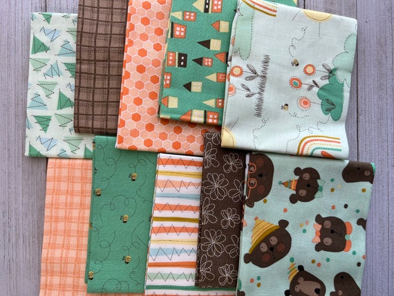 Riley Blake Designs Bumble and Bear Fat Quarter Sampler by Sandy Gervais